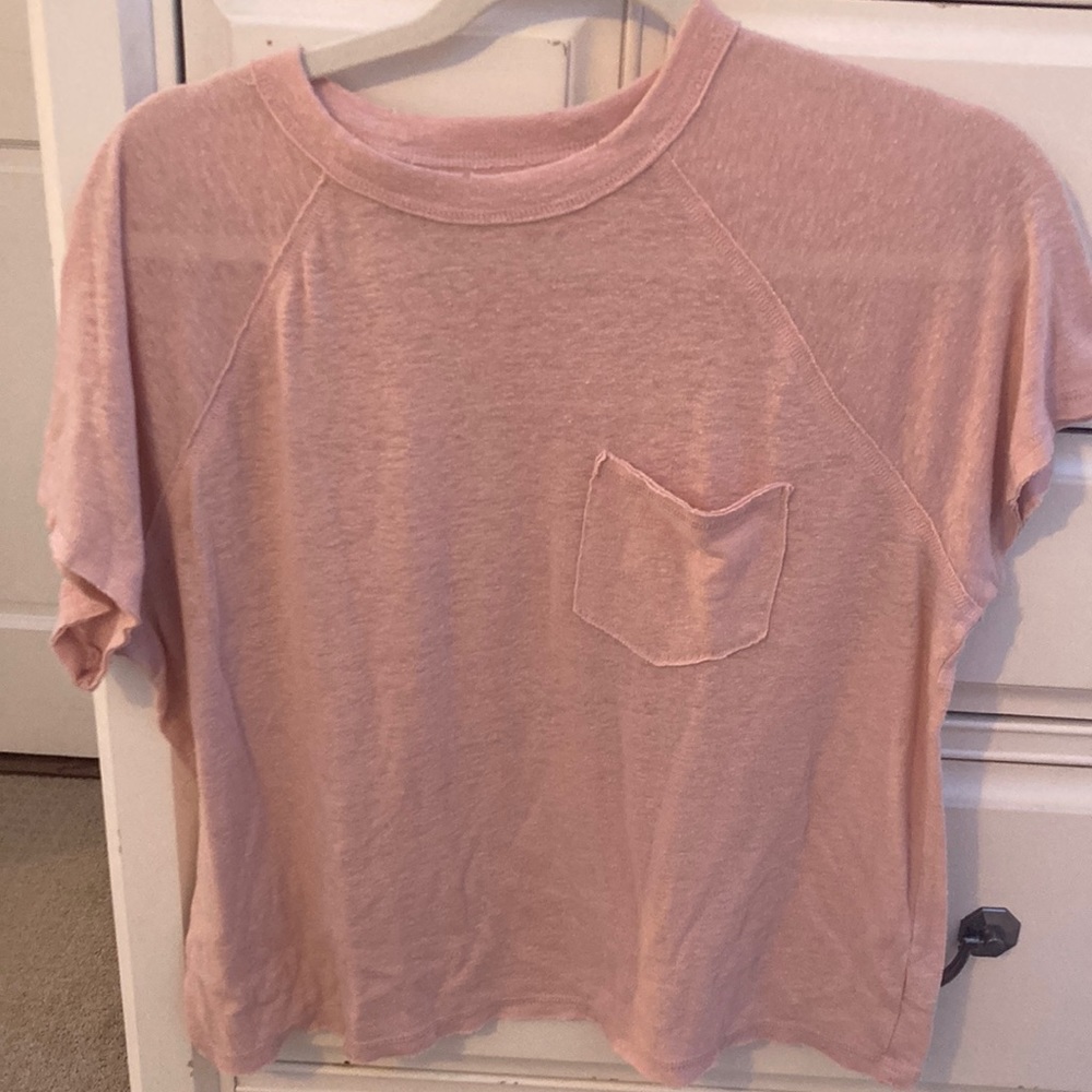 Light pink, soft Aerie top with front pocket